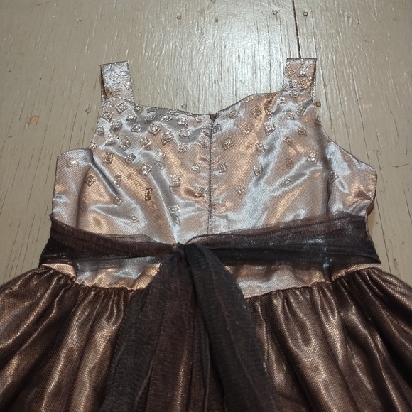 LOVE Girls Sleeveless Grey Metallic Shimmery Formal Dress With Toole Size 10 - Picture 4 of 12